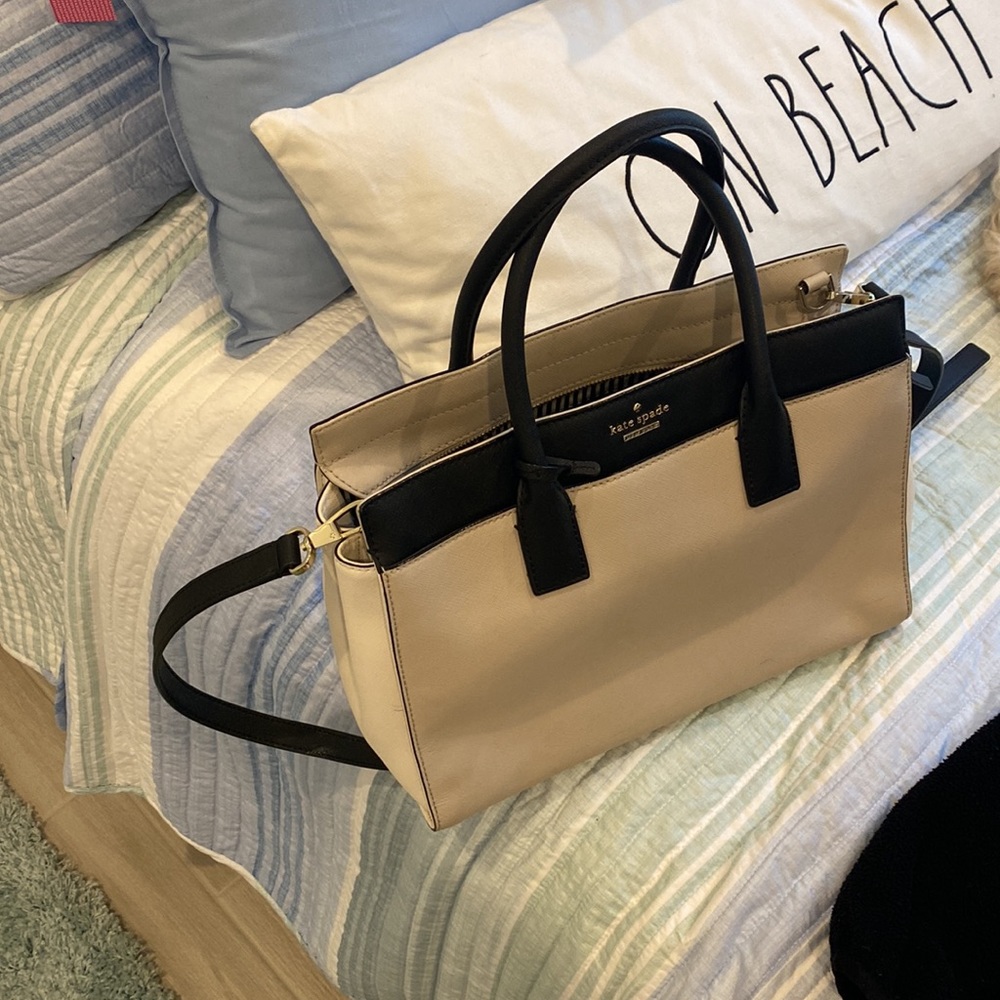 13” x 10” two toned with black straps.